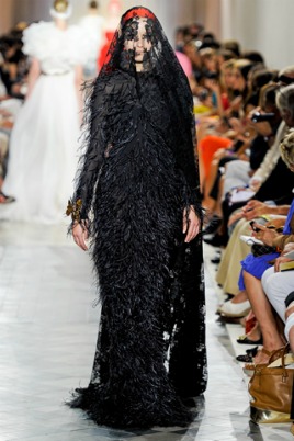 6 Valli-Morticia Addams
